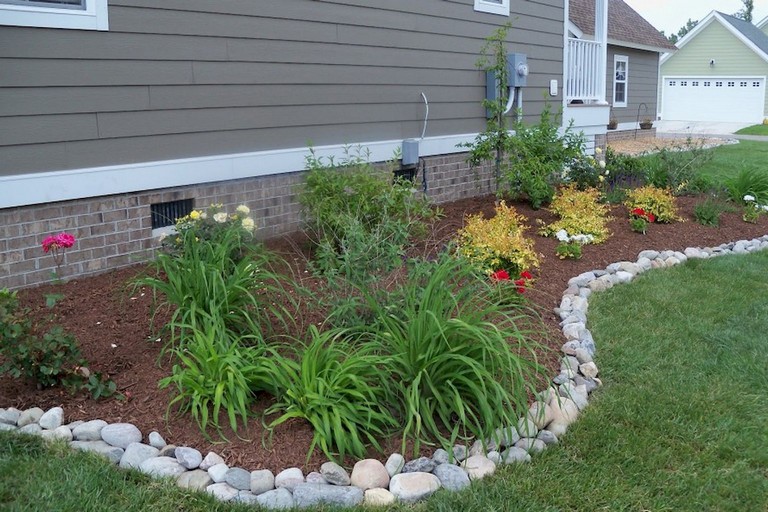 68+ Marvelous Rock Garden Ideas Backyard Front Yard - Page 56 of 70